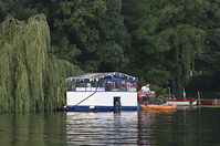 Motorboot-Schwimmernder-Kiosk-20140720-001.jpg