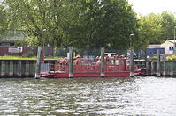Feuerwehr-Loeschboot-20120526-223.jpg