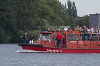 Feuerwehr-Loeschboot-20120825-103.jpg