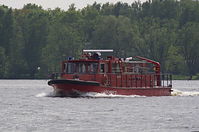 Feuerwehr-Loeschboot-20130516-101.jpg