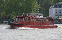 Feuerwehr-Loeschboot-20130516-104.jpg