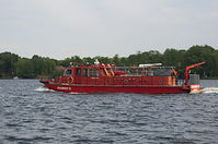 Feuerwehr-Loeschboot-20130516-109.jpg