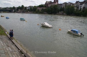 Motorboote auf dem Rhein.