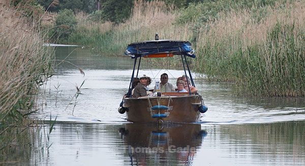 Solarboot Atlantis auf dem  Amtmannkanal