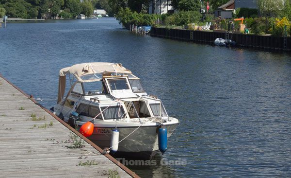 Motorboot im Nordhafen Spandau