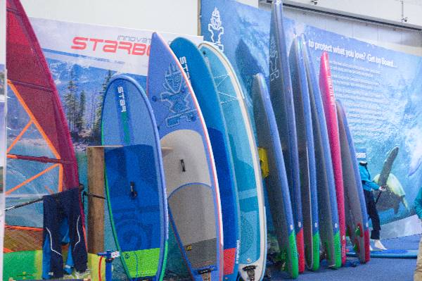 26. 11. 2016. Boot & Fun Berlin. Wassersport. Stehpaddler Boards. Stand up Paddling